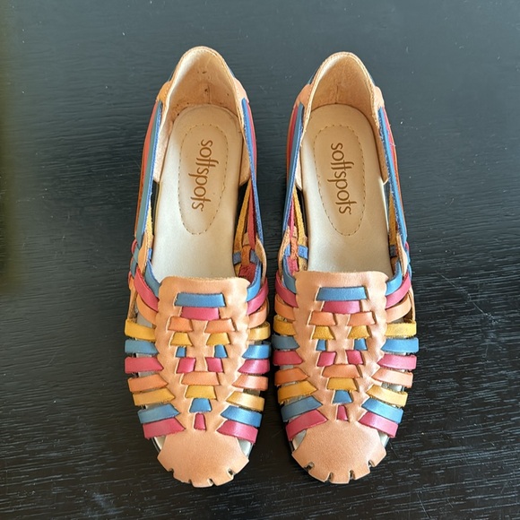 Softspots Women’s Leather Espadrille. Multicolor, new in box, size 8 - Picture 2 of 4